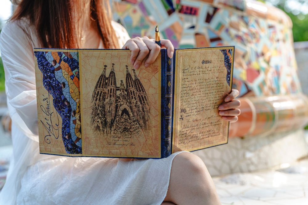 ガウディ レウスでの手記 - アーティストビジョン | Paperblanks